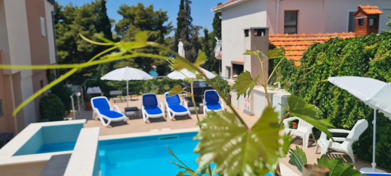 Apartments Villa Natali - Heating Pool Trogir Luaran gambar