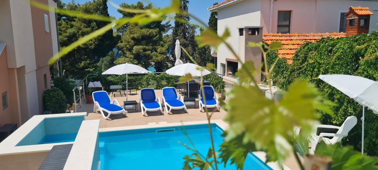 Apartments Villa Natali - Heating Pool Trogir Luaran gambar