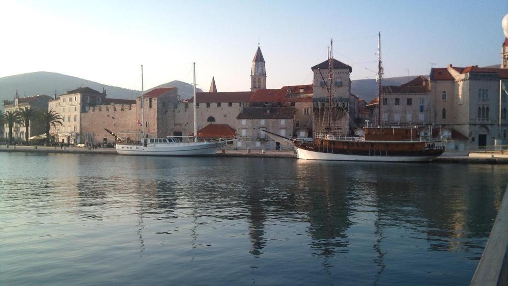 Apartments Villa Natali - Heating Pool Trogir Bilik gambar